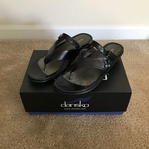 Black women’s dansko sandals- size 10